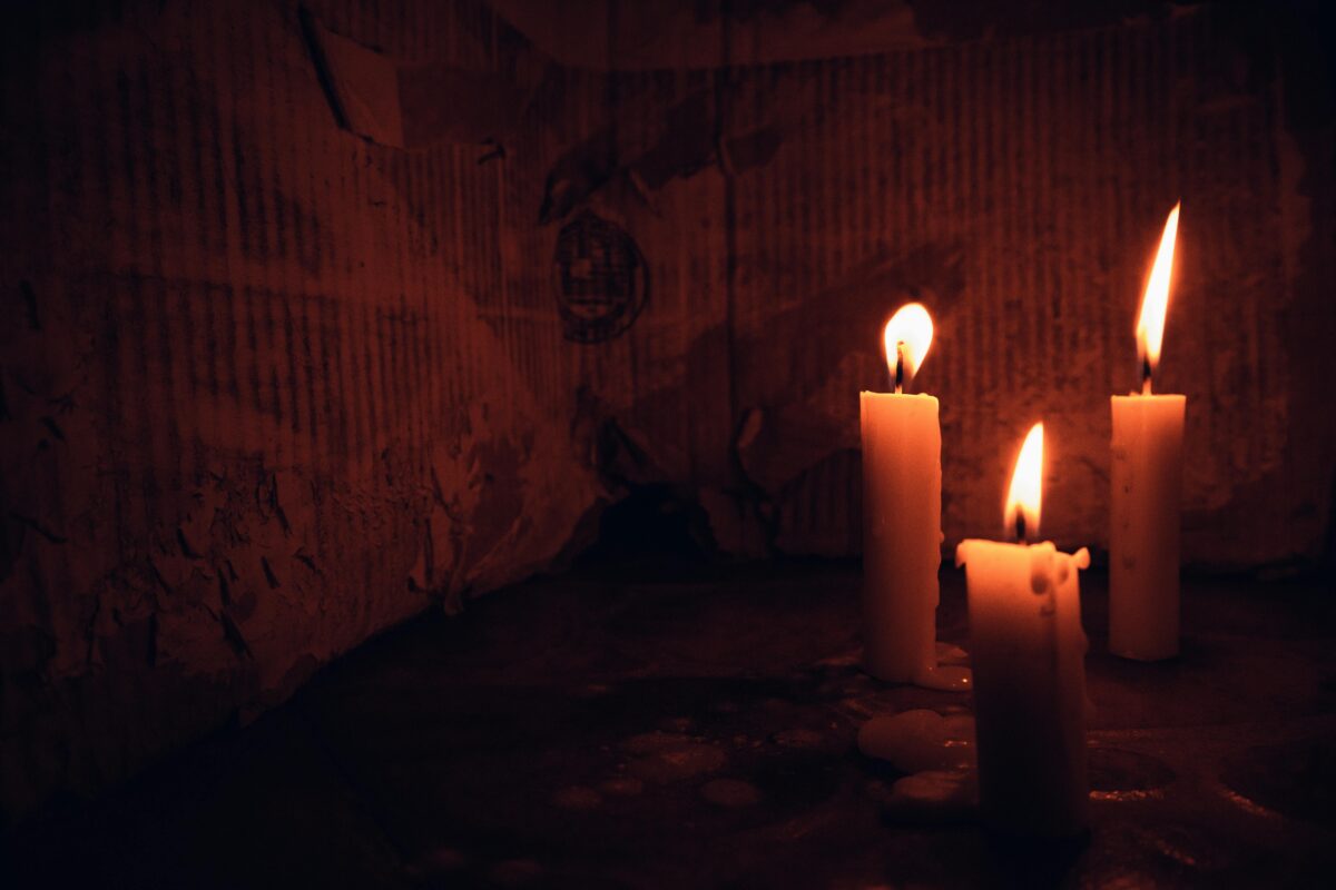 wax-candles-burning