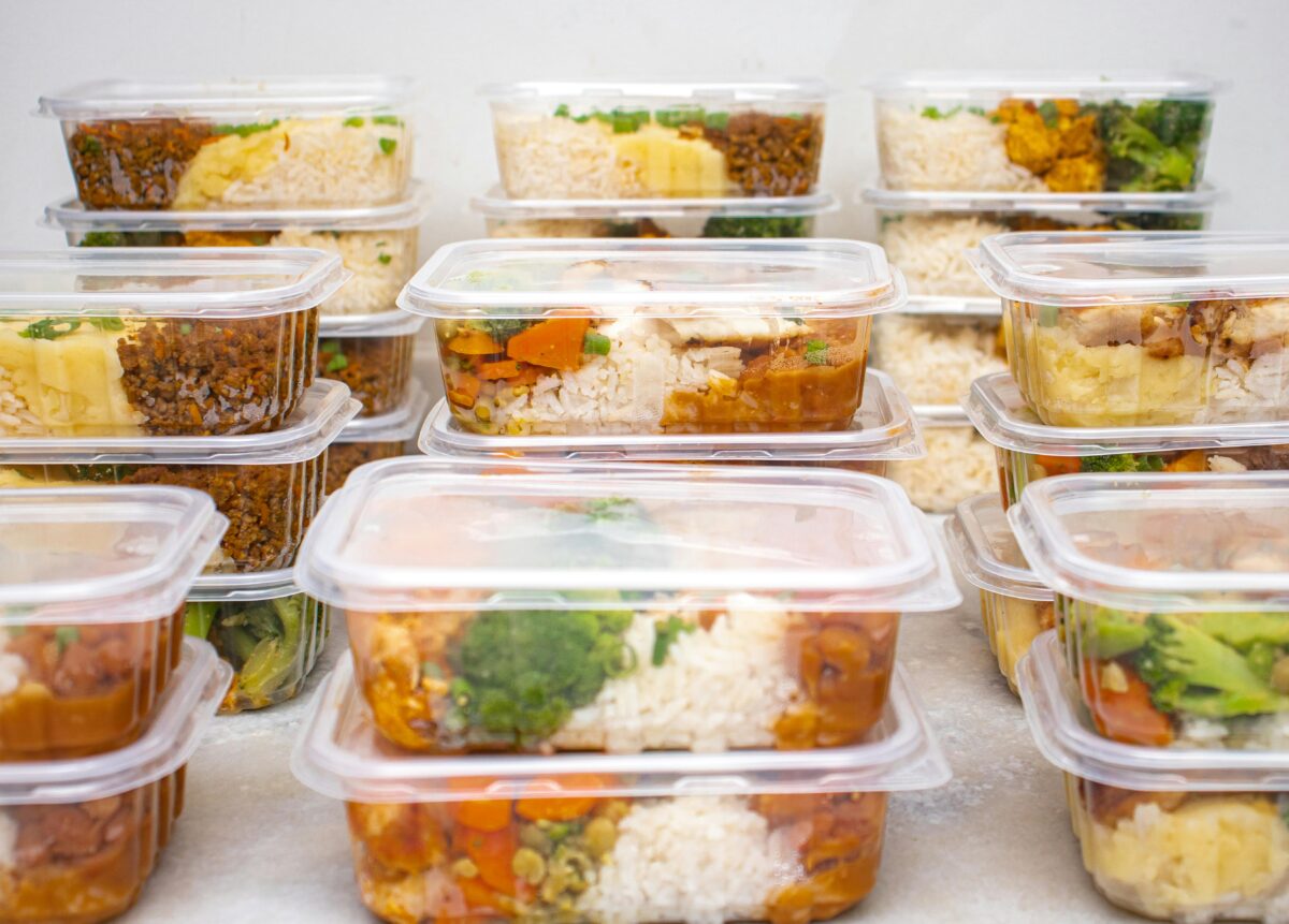 7 Ugly Truths Food Delivery Apps They Don’t Put on the Receipt 4 stack-of-healthy-meal-prep-containers