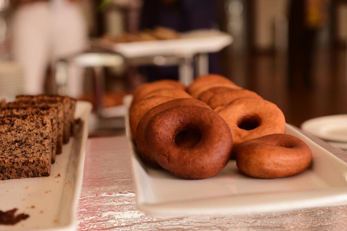 brown-donuts-on-white-tray