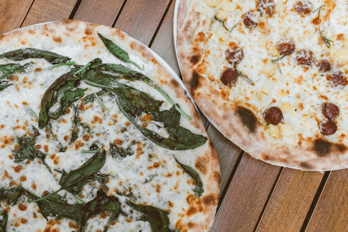 mouthwatering-pizzas-on-a-plate