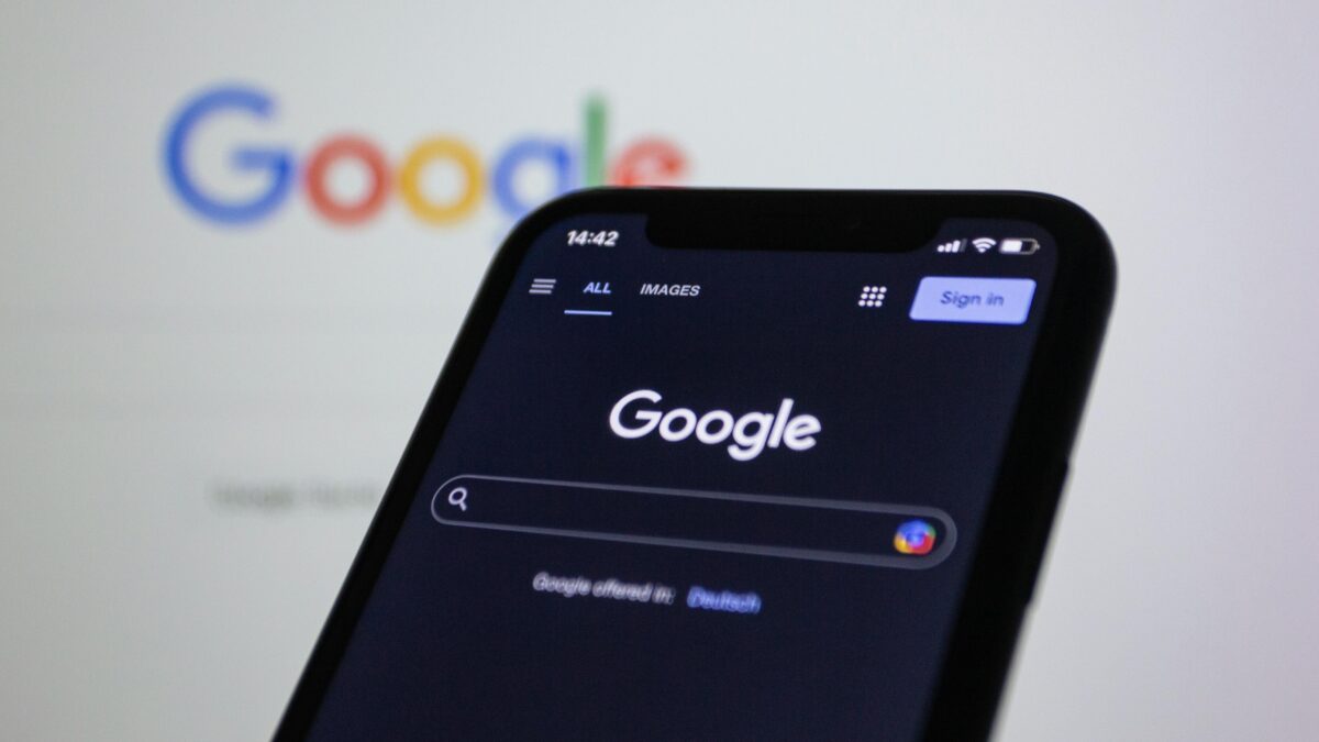 google-on-smartphone-touchscreen
