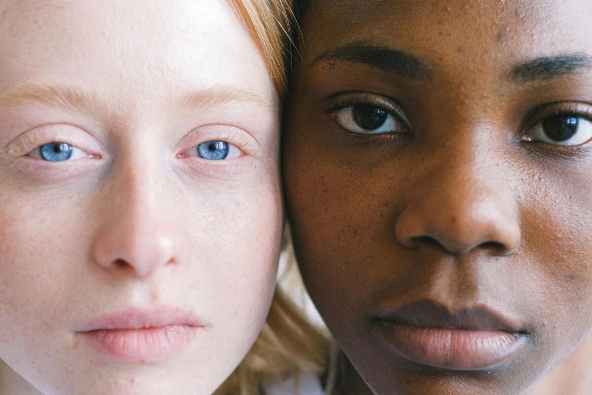 close-up-of-women-looking-at-the-camera