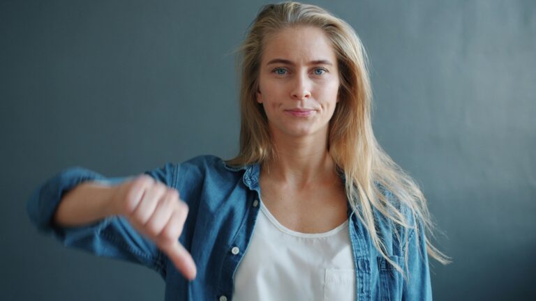 8 Signs Someone Is Secretly Unhappy With Their Lifestyle