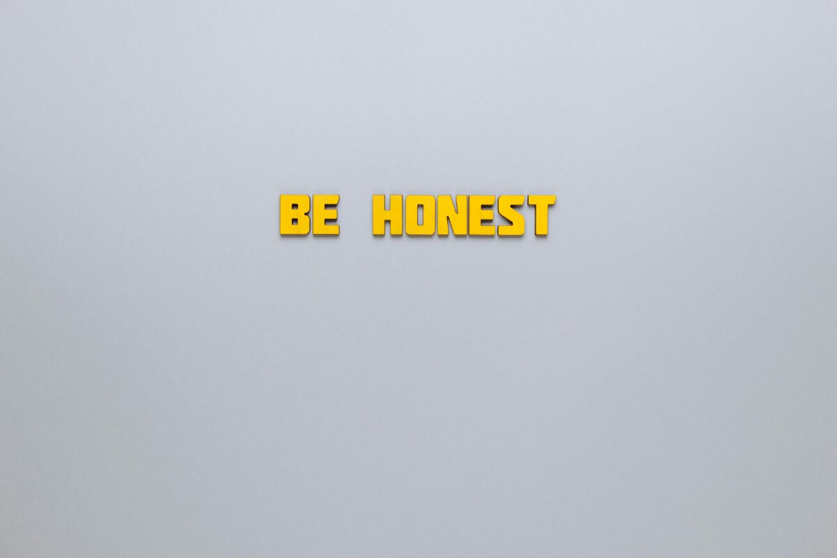 inspirational-words-on-violet-background
