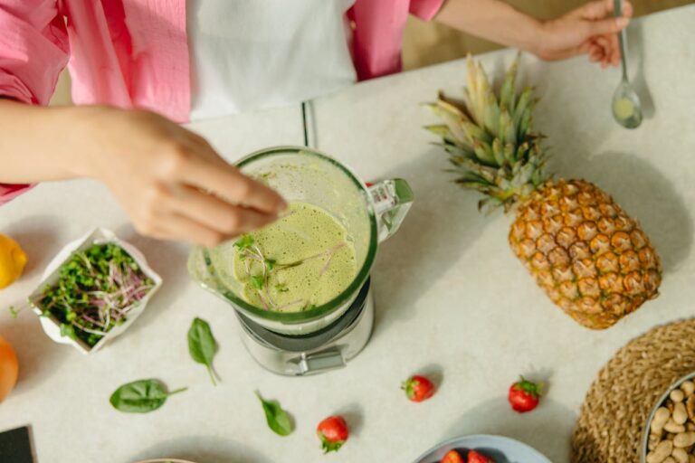 8 Reasons Why DIY Smoothies Are Destroying Your Waistline