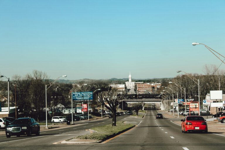 10 Desperate U.S. Towns Paying People to Move There 