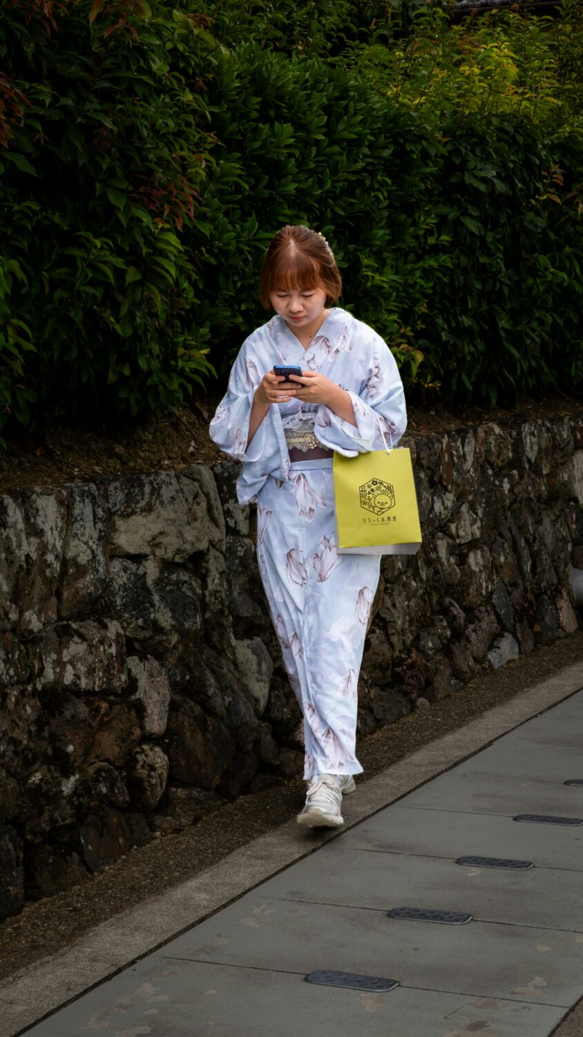 10 Clothing Mistakes That Instantly Make a Woman Look Less Classy in Public 2 rafik wahba Vx aI0qzHR0 unsplash