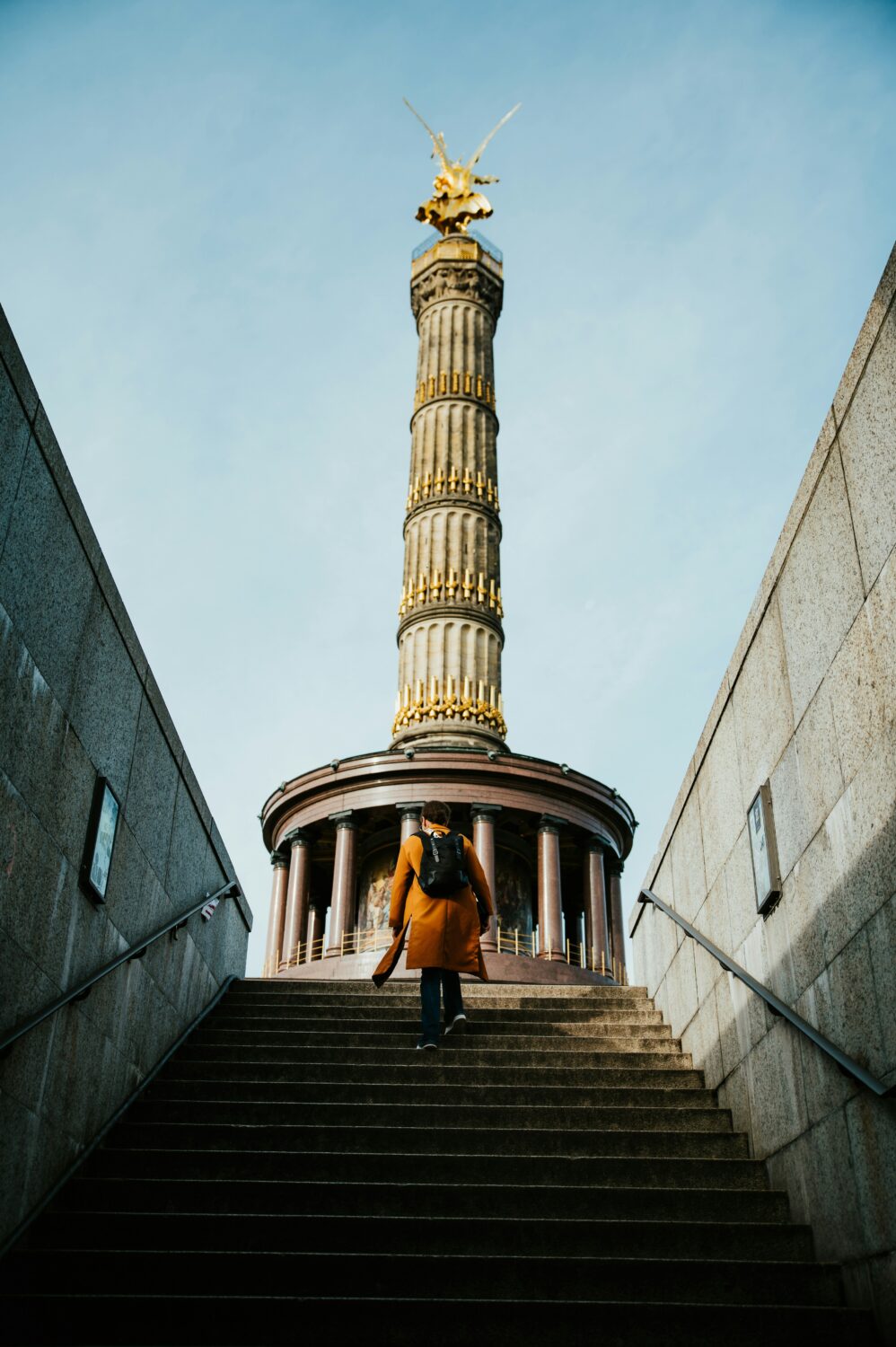 silas schneider XtCRB AxWtw unsplash