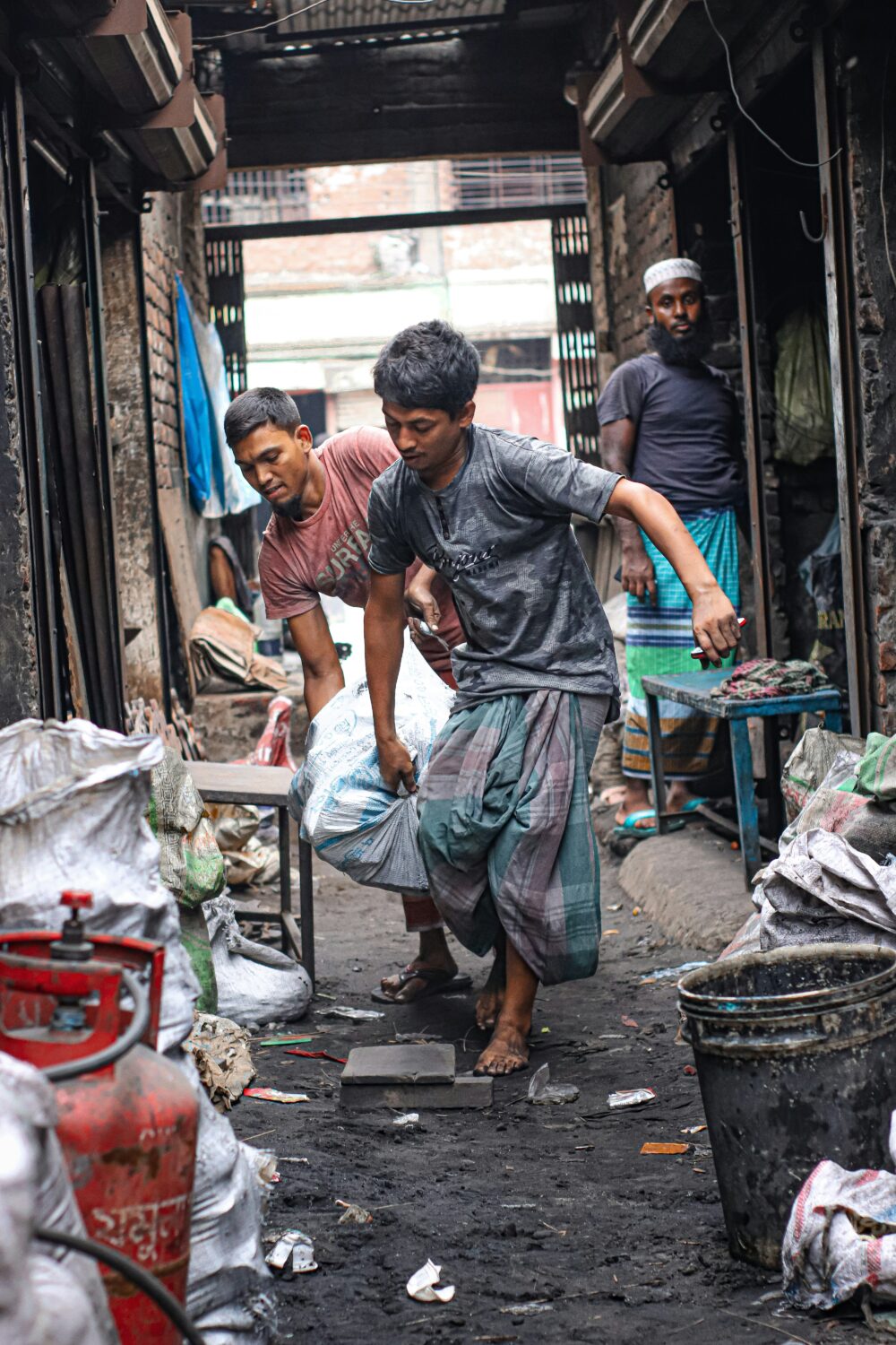 The World’s 10 Most Polluted Cities You Should Avoid Visiting 3 simon reza bMcyJ0ADHig unsplash