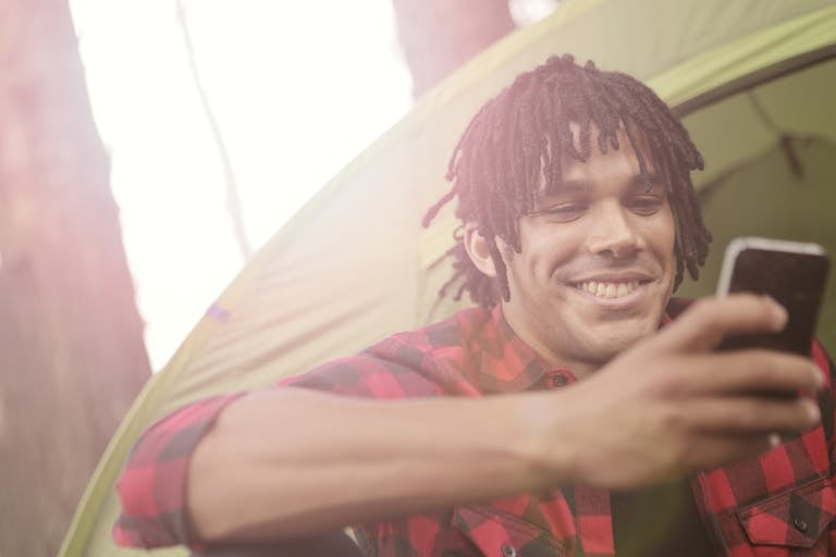 9 Ways People Are Pretending to Be Single Online