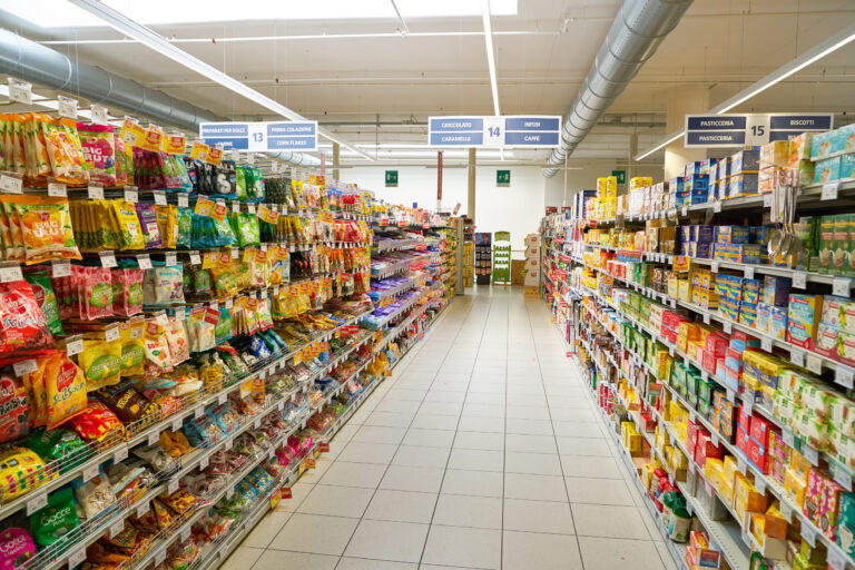 9 Reasons Other Historic Grocery Stores Failed While Ralphs Thrived 
