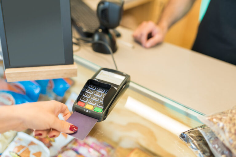 A 15-Minute Starbucks Stop Became a Fast-Moving Credit Card Theft Case in Western Springs.