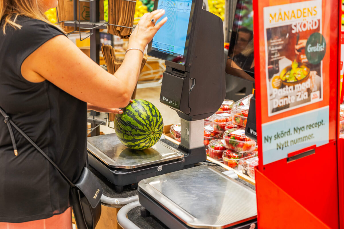 8 Ways You’re Accidentally Ruining Your Watermelon Before Leaving the Grocery Store 3 234684763 l