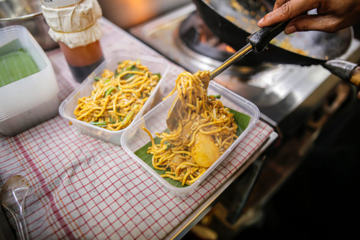 10 Cheap Meals Americans Crave Most When They’re Financially Burned Out 1 Put Javanese noodles into a plastic food container