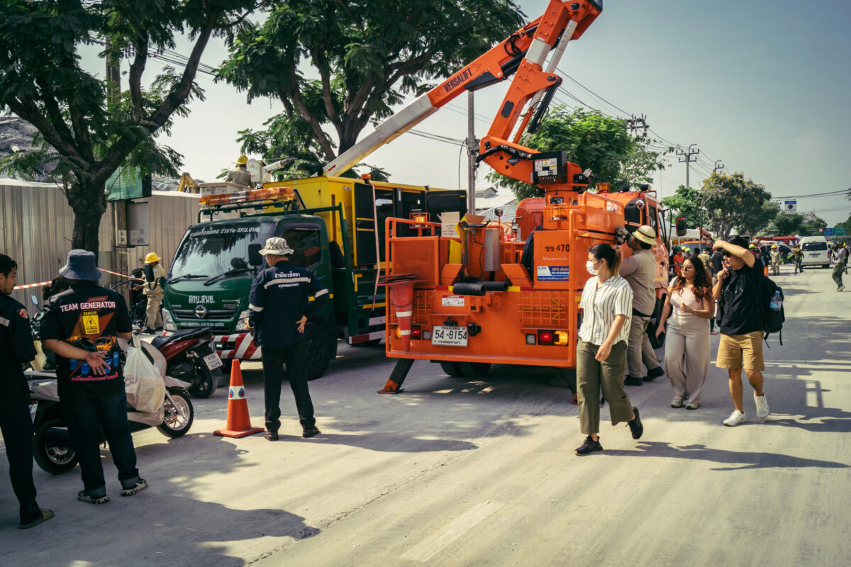 Bangkok, Thailand, March 29, 2025. Rescuers work at the site of a high-rise building under construction that collapsed after the earthquake struck Bangkok. Many victims are still under the rubble.