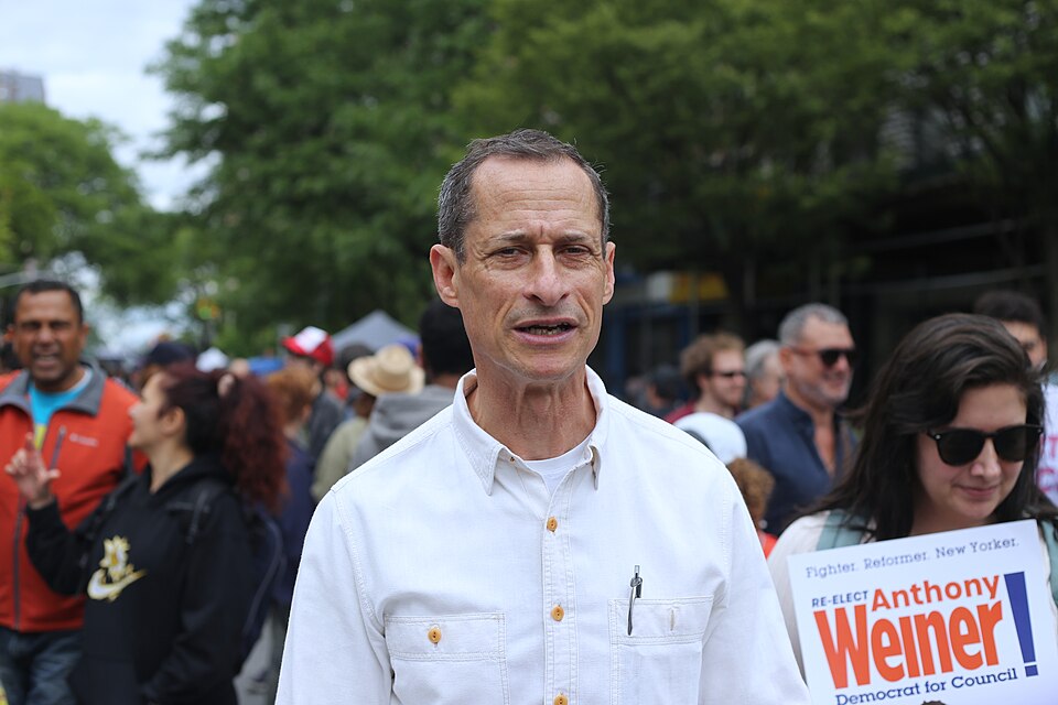 12 U.S. Politicians Whose Lies Made Americans Stop Trusting Political Truth 1 Anthony Weiner 2025c
