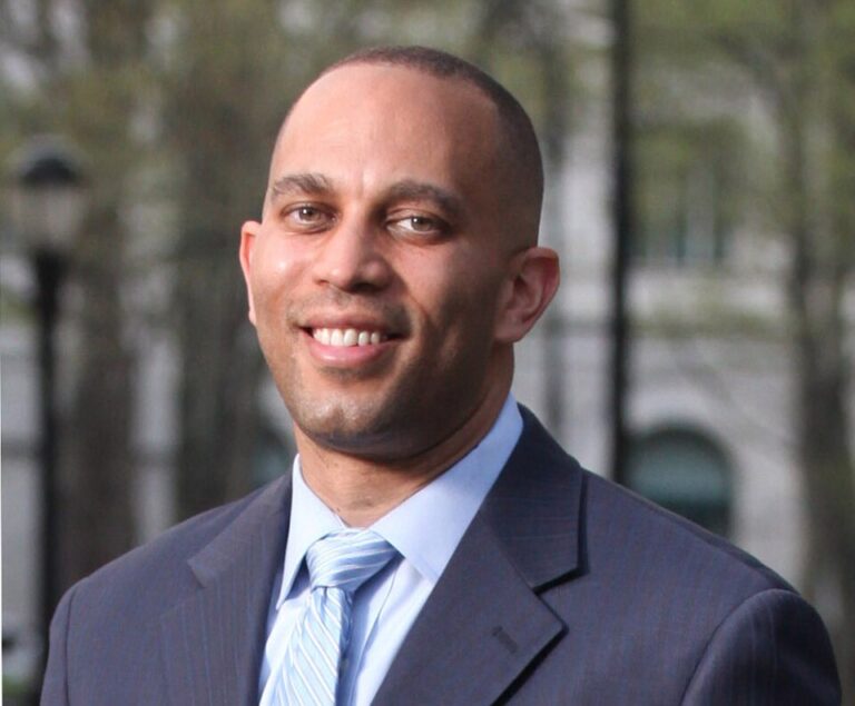 Jeffries urges Democrats to refocus after primaries, warning that their true political adversary remains Donald Trump