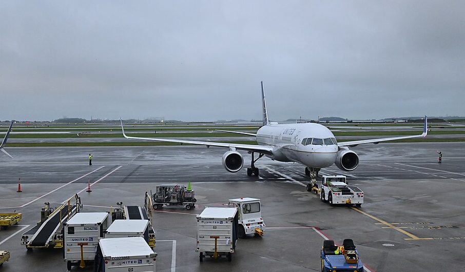 United Boeing 757 pushback at Boston Logan September 2023 e1782076741367