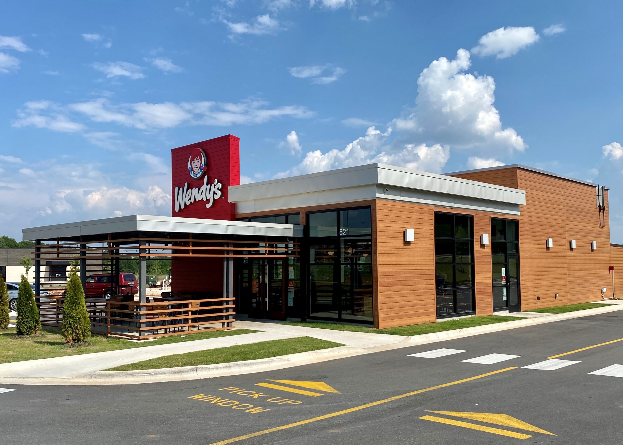 6 Things to Know About Wendy’s New Summer Menu Before You Order 1 Wendys restaurant in Bentonville Arkansas scaled