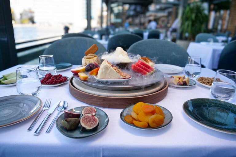 8 Chain Restaurants Losing Diners as Prices Keep Climbing 