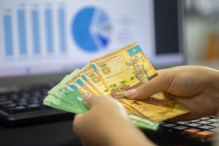 The Paycheck Gap Is Brutal…7 Countries Where People Keep the Most Disposable Income