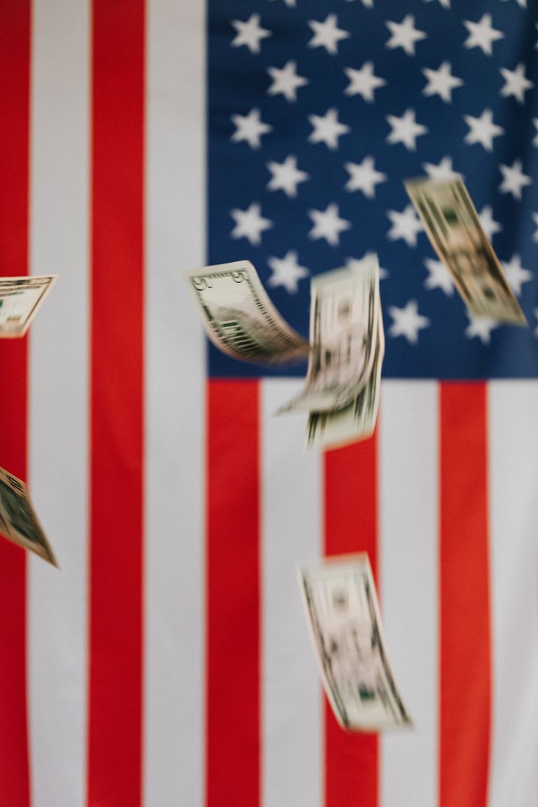 10 Recession Red Flags Americans Should Not Ignore