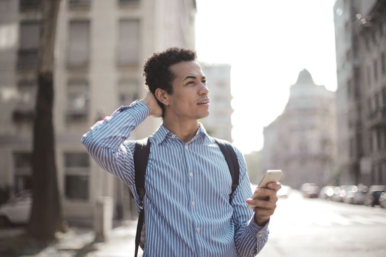 8 Outrageous Habits That Instantly Expose You as an American Abroad