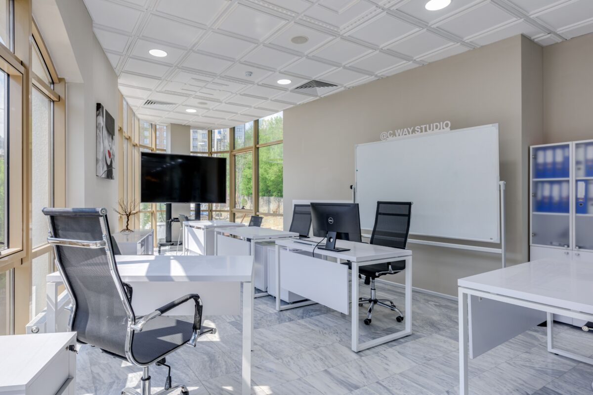 JPMorgan’s Leadership Shakeup Turns Jamie Dimon's Succession Into a Public Test 1 white-desks-and-swivel-chairs-in-the-office-7750129/