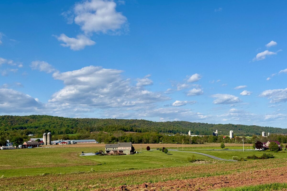 Dollar Stores Keep Opening Across America. What Are They Seeing That Other Retailers Aren’t? 5 scenic-pennsylvania-countryside-with-blue-skies