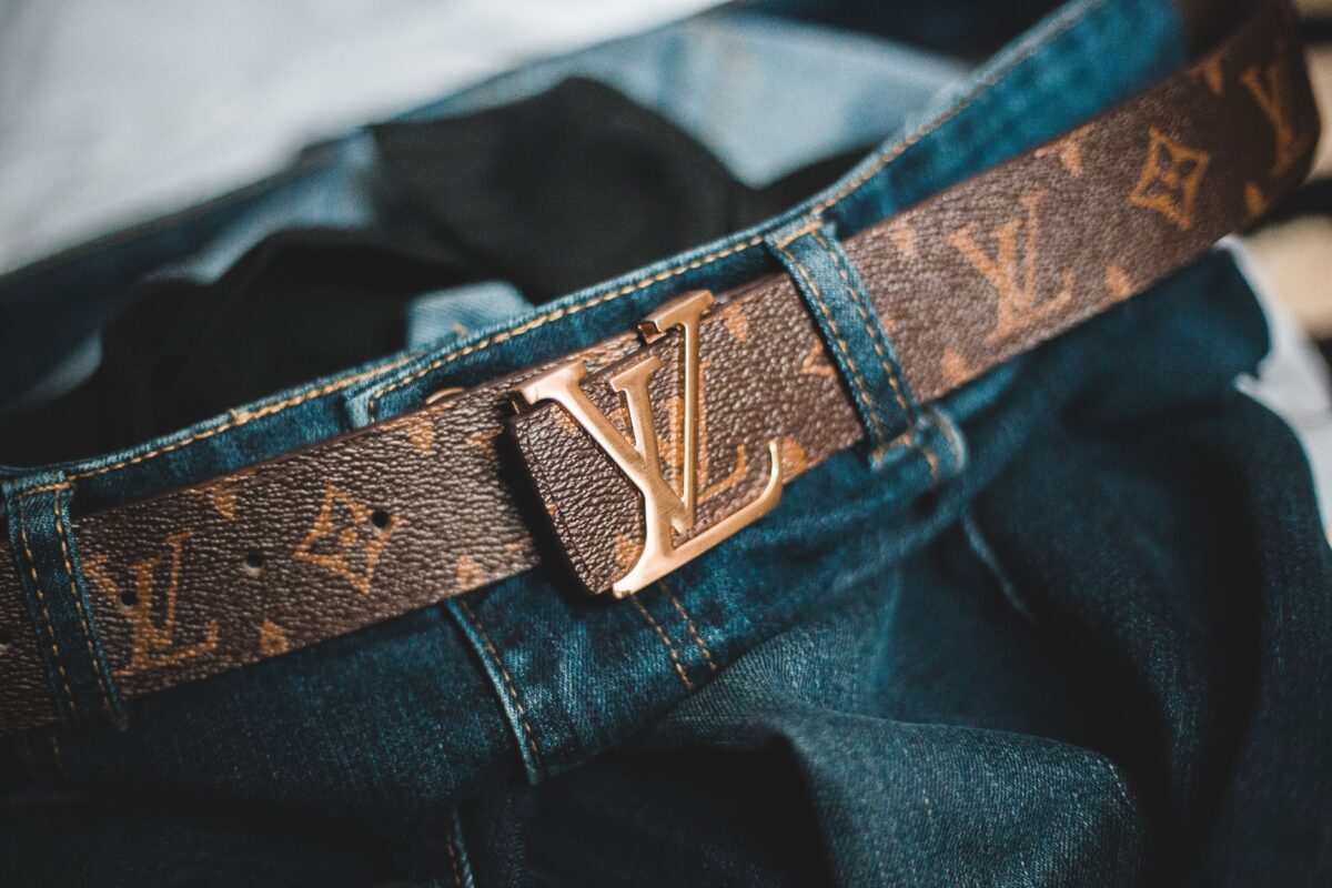 stylish-leather-belt-on-jeans