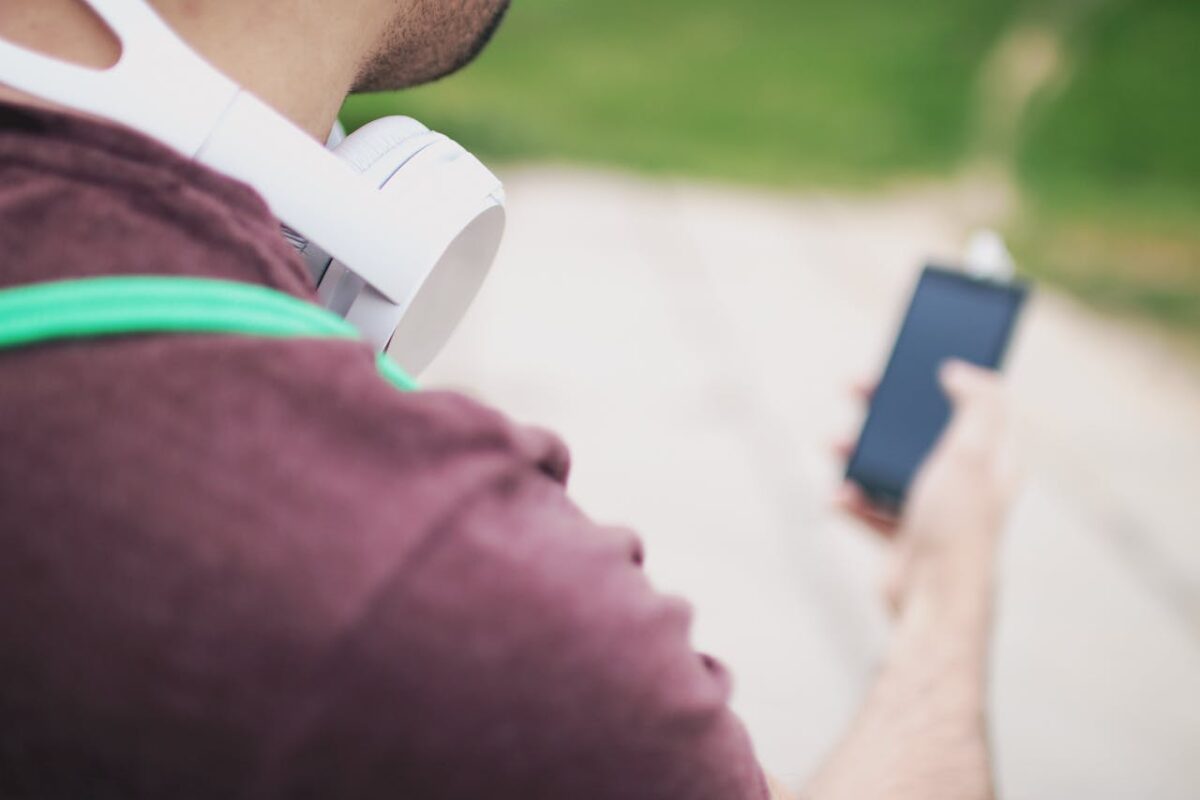 10 Things You Should Never Do When Someone Is Following You 3 adult-blur-headphones-internet-
