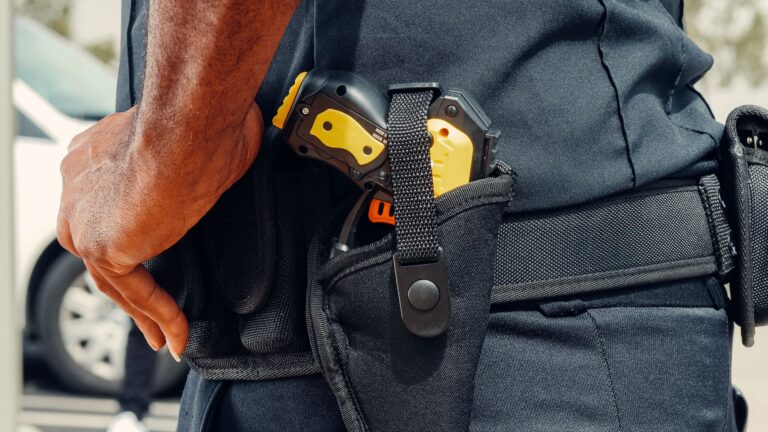 Trump’s Axon Stock Purchase Puts ICE’s $220 Million Taser Plan Under a Harsh Spotlight