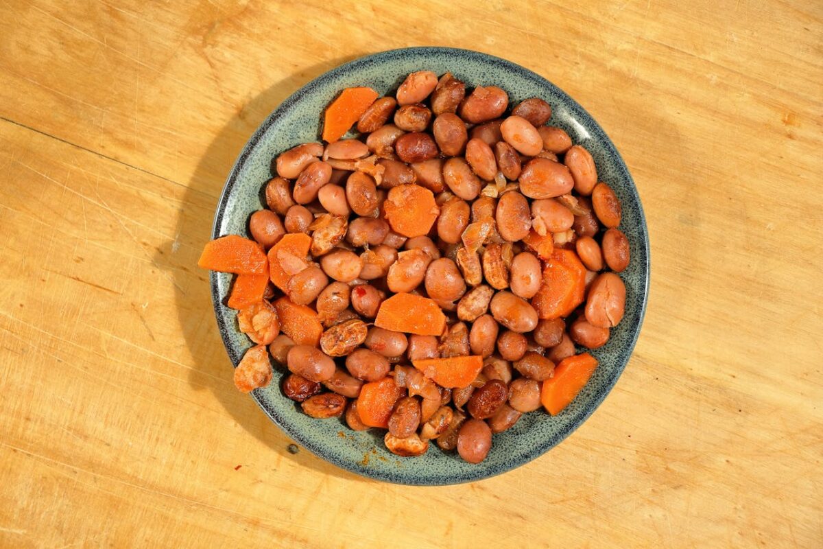 10 Worst Prison Meals You Would Never Want to Eat 2 /plate-of-cooked-beans-with-vegetables-