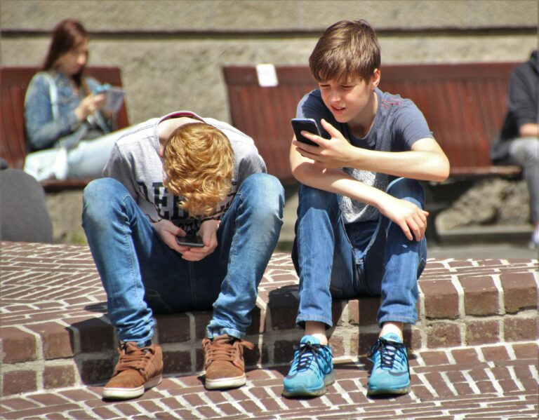 10 Gen Z Habits That Quietly Drive People Raised in the 60s and 70s Crazy