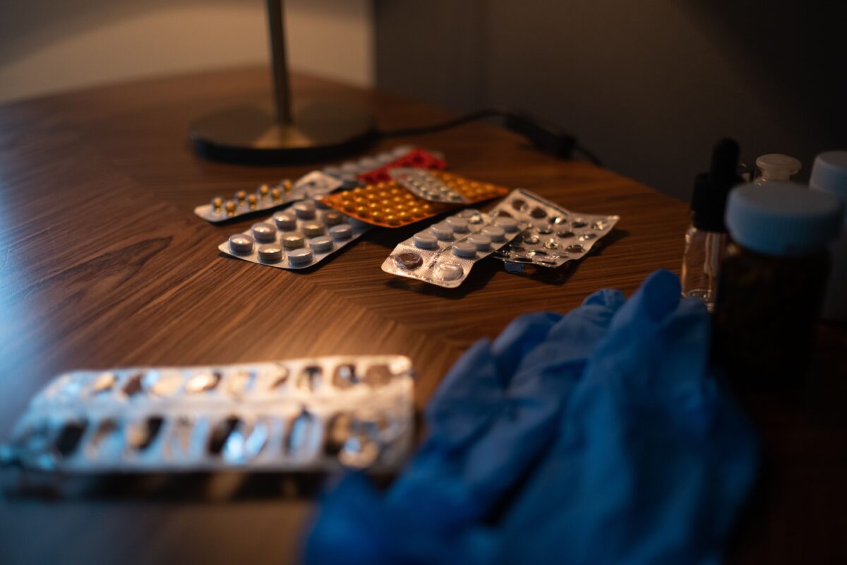 Are You Curious Why Your Heart Suddenly Races? Here Are 19 Reasons Why 2 pills-and-ruber-gloves-on-the-table