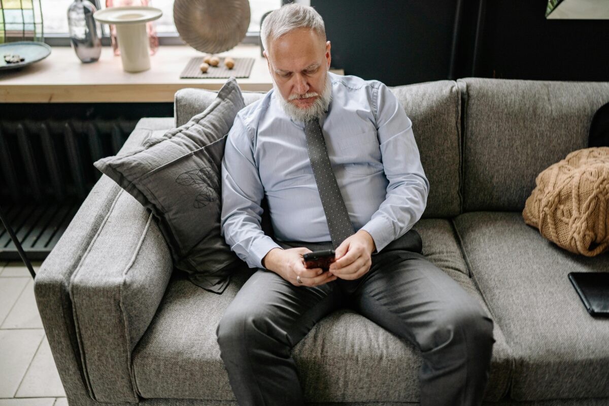 10 Worst Health Habits We Quietly Pick Up in Middle Age 1 pexels yankrukov 6816421