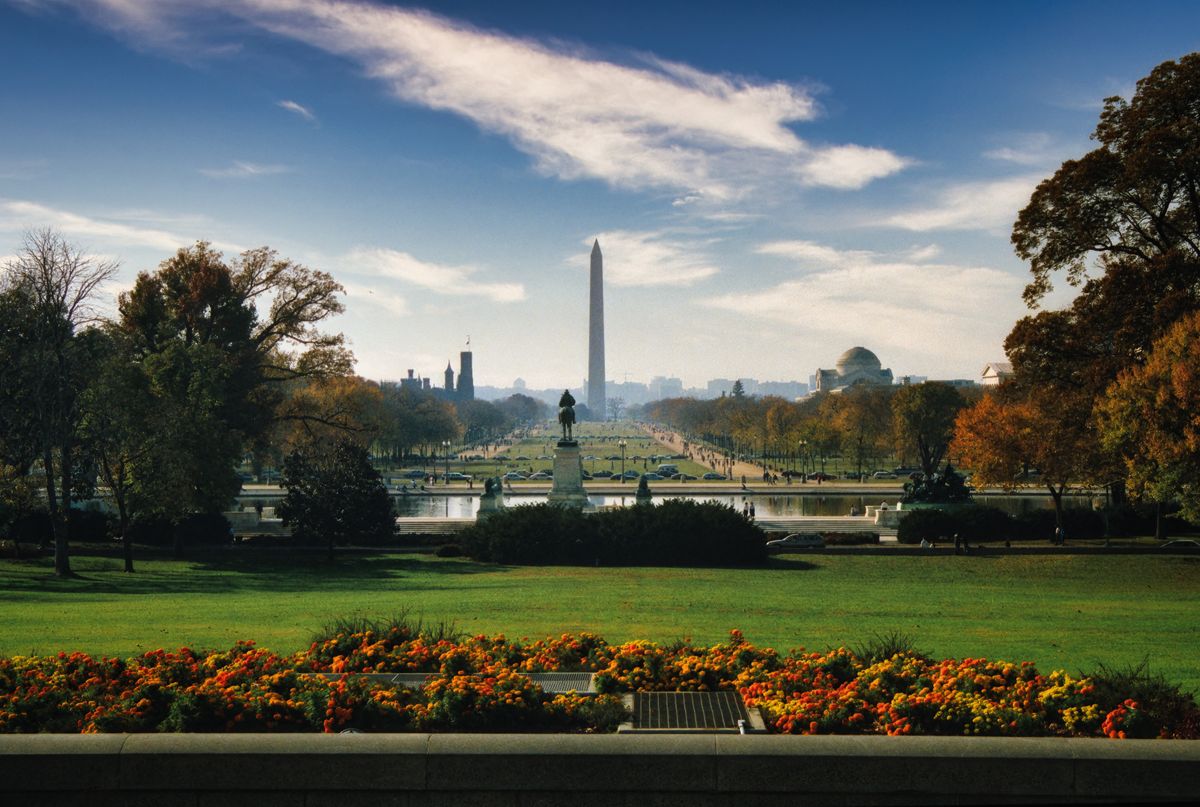 Picturesque autumn view of Washington Monument and National Mall in Washington, DC.