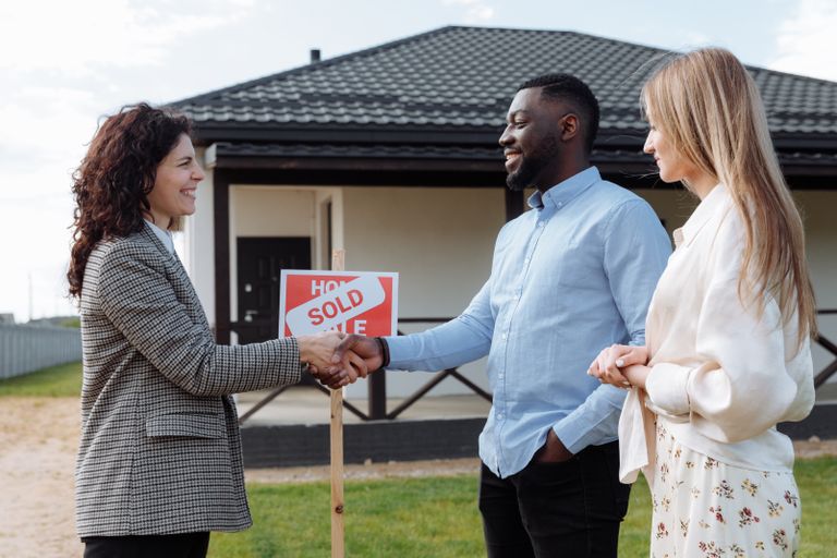9 States Where Low Property Taxes Hide Costs Homebuyers May Regret