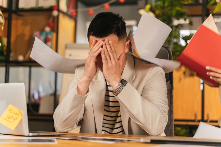 10 Critical Warning Signs You’re on the Road to Burnout