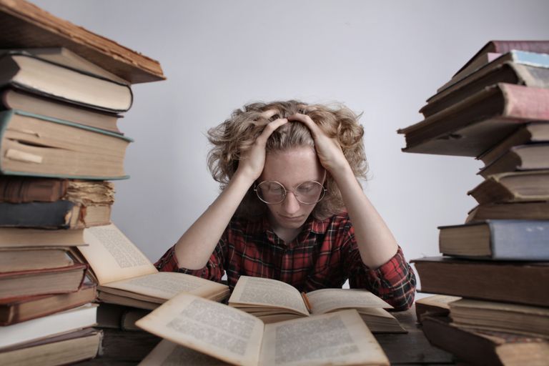 U.S. Education’s 10 Hard Truths: Reading Gaps, $800B Spending, and a System Under Pressure