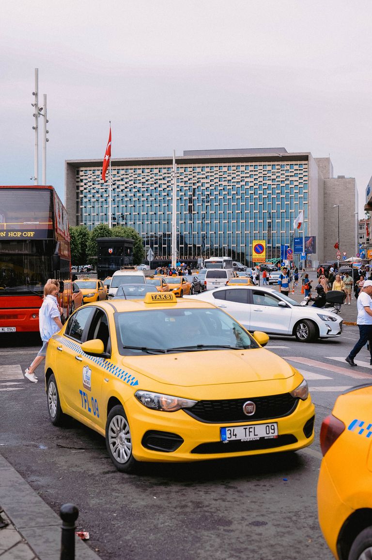 Fort Greene livery cab driver shot in face after minor crash as early-morning attack raises wider safety fears