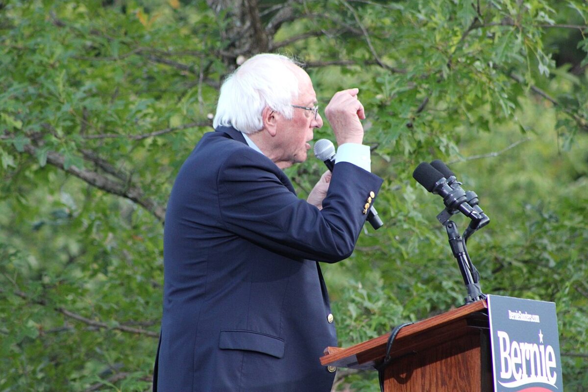 Bernie Sanders Faces Backlash After Private Jet Admission as Critics Call His Climate Change Message 'Hypocritical'. 2 Bernie_Sanders