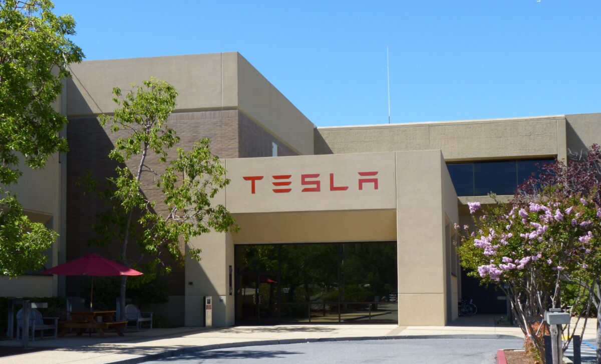 Tesla’s 25% Sales Surge Is a Comeback Signal, But the EV War Is Getting Harder 1 Tesla