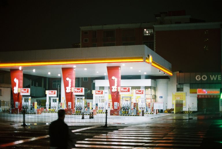 Iran War Pushes Oil Prices Higher as Americans Continue Paying More at the Pump