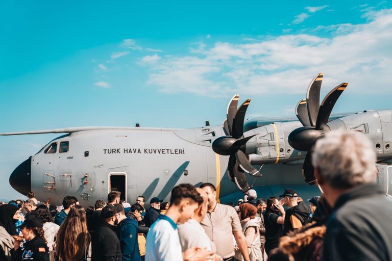 Nationwide Travel Surge Strains U.S. Airports and Airlines as Demand Hits Record Levels