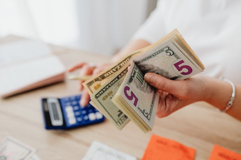 Los Angeles Lowest-Paying Jobs Exposed: 50 Roles Paying as Little as $33K a Year Amid Rising Living Costs