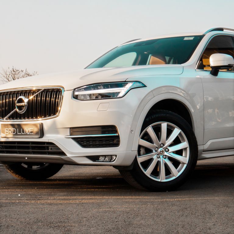 Volvo Cars Faces a Tough Road Ahead as Profit Pressure Tests Its Electric Future