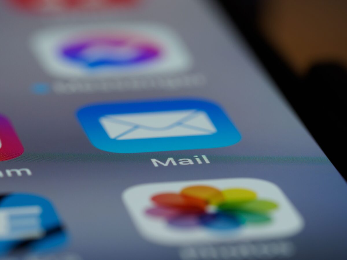 Apple’s Hide My Email Faces Lawsuit Over Alleged Privacy Flaw 1 Email