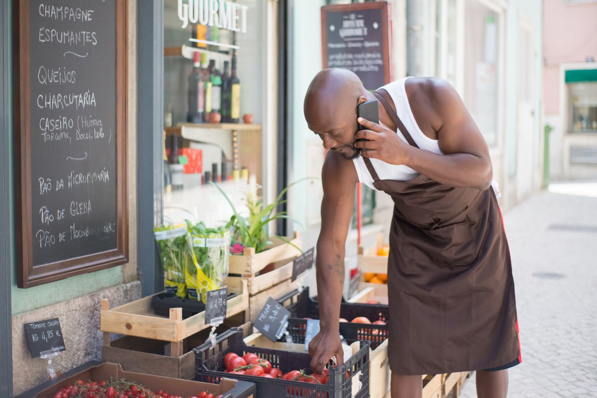 Jalapeño-Linked Salmonella Outbreak Sickens 345 People Across 27 States 3 Street vendor talks on phone while selling fresh produce at a Portuguese market.