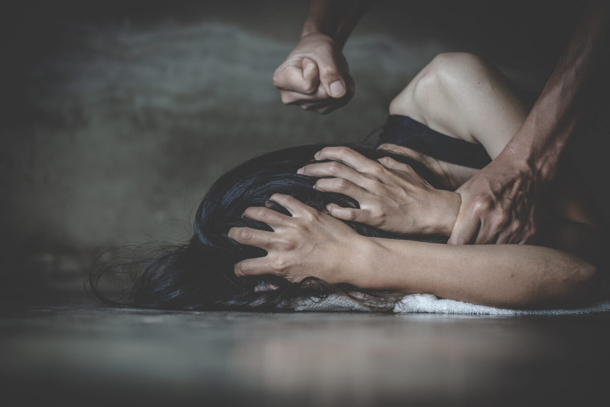 Obama-Honored Los Angeles Lawyer Faces Felony Charges in Alleged Yearlong Abuse Campaign 2 Man physically abusing his girlfriend, help victim of domestic violence, Sexual abuse and rape, Human trafficking, stop physical abuse women concept
